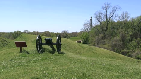 Mississippi-Vicksburg-Battlefield-Cannon-On-Mound