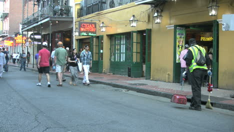 New-Orleans-French-Quarter-Evening-Street-Sweeper