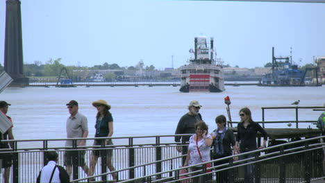 New-Orleans-Mississippi-Und-Dampfschiff