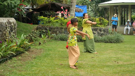American-Samoa-Village-Kids-Dancing