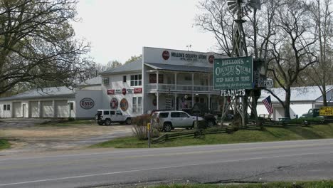 Tienda-Del-Country-De-Arkansas-Con-Camión