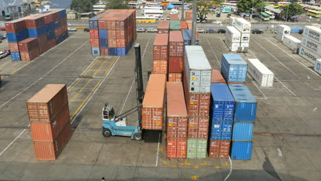 Fiji-Suva-Docks-Placing-Container
