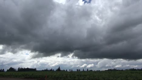 Oregon-Dunkle-Wolken-Drohen-Zeitraffer