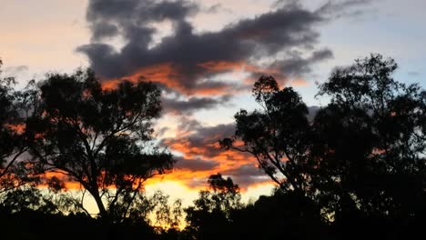 Australien-Murray-River-Bei-Albury-Sonnenuntergang-In-Wolken-Leuchten