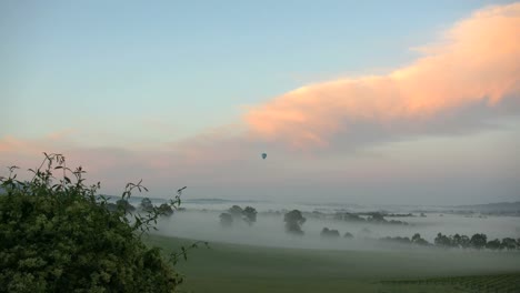 Australia-Yarra-Valley-Sunrise-Balloons-Zoom-Out