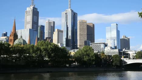 Australien-Melbourne-Yarra-River-Und-Wolkenkratzer-Der-Stadt-Pan