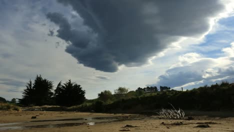 New-Zealand-Mysterious-Cloud-Over-Moeraki-Beach
