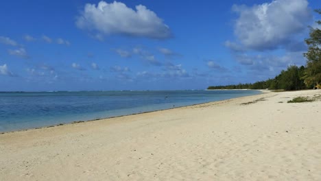 Aitutaki-Beach-With-Golden-Sand