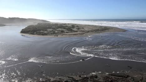 California-Salmon-Creek-Dramatic-Tidal-Bore