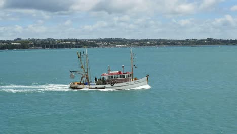 New-Zealand-Auckland-Bay-Fishing-Boat