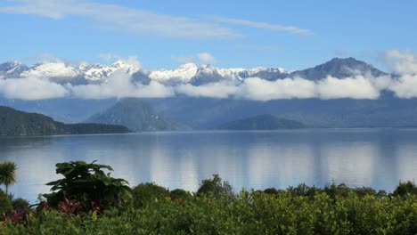 New-Zealand-Lake-Manapouri-Slow-Pan