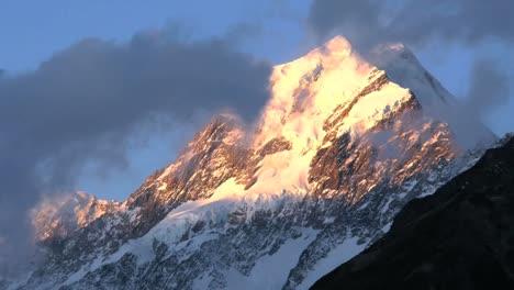 New-Zealand-Mount-Cook-Lovely-Color-Zoom
