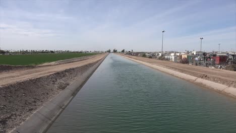 Canal-De-Riego-De-Arizona-En-Yuma