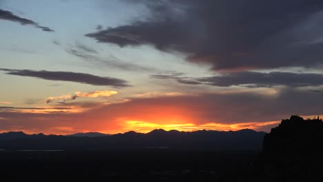 Arizona-Sonnenuntergang-Blick-Nach-Sonnenuntergang-Hinter-Hügeln