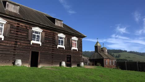 Kalifornien-Fort-Ross-Kuskov-Haus-Und-Kirche-Darüber-Hinaus