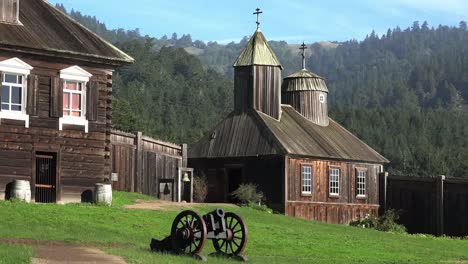 Kalifornien-Fort-Ross-Church-Und-Kuskov-House-Pan