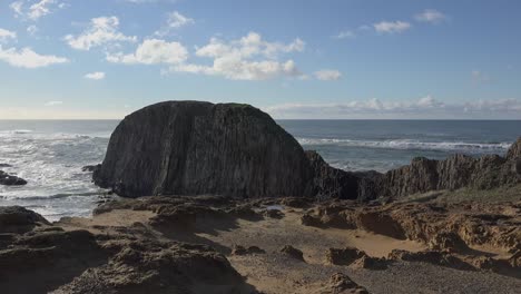 Oregon-Küste-Mit-Großem-Rocksound