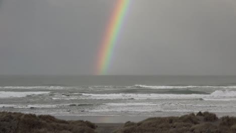 Arco-Iris-Costero-De-Oregon-Con-Olas