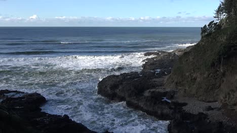 Oregon-Devils-Churn-In-Sun-And-Shadow-At-Cape-Perpetua-Pan-And-Zoom