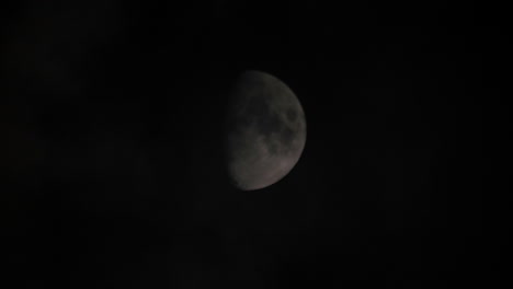 Wolken-über-Mond-Zoomen-Moon