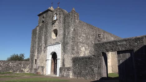 Texas-Goliad-Presidio-La-Bahia-Kircheneintritt