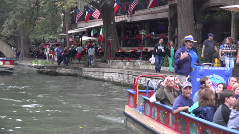 Texas-San-Antonio-River-Walk-Barges-Move-Along