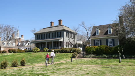 Virginia-Colonial-Williamsburg-Couple-Walking-Toward-Houses
