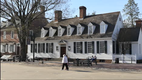 Virginia-Colonial-Williamsburg-Street-By-Houses-Pan