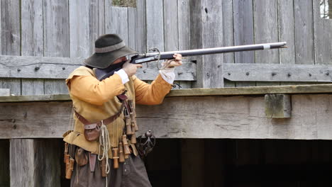 Hombre-De-Virginia-Jamestown-Dispara-Arma-Histórica