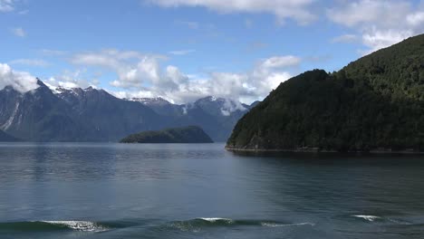Chile-Aisen-Fjord-Zooms-On-Island