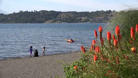 Chile-Frutillar-Kinder-Am-Strand