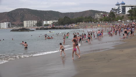 Chile-Papudo-Beach-Girl-Plays-On-Beach