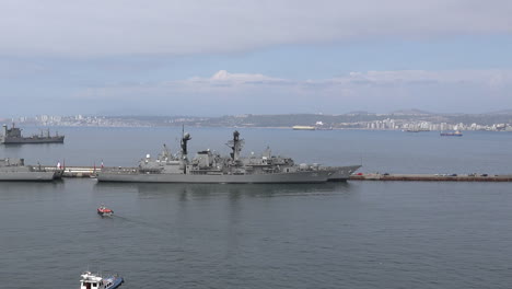 Chile-Valparaiso-Von-Kriegsschiffen-Herunter