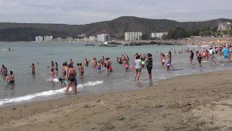 Chile-Pans-Bathers-On-Beach