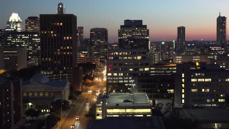 Texas-Austin-Traffic-On-Downtown-Street-At-Sunset-Time-Lapse