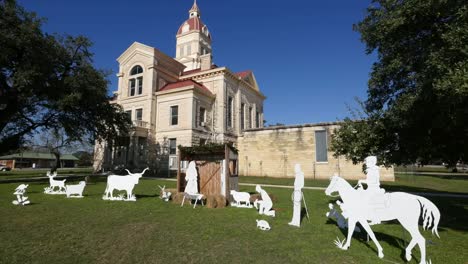 Texas-Bandera-Gerichtsgebäude-Mit-Krippenszene