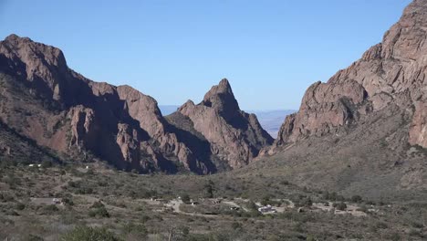 Texas-Big-Bend-Chisos-Mountain-Basin-Zoom-Out-View