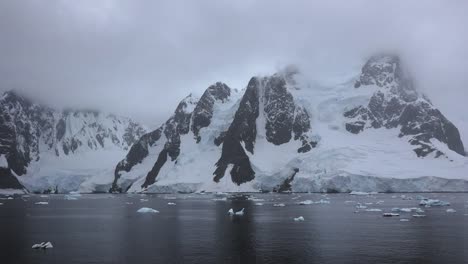 Antarctica-Lemaire-Horns-With-Glacier