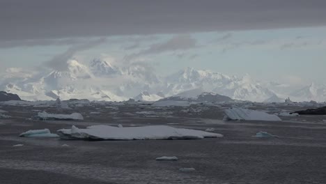 Antarktis-Ferne-Weiße-Berge