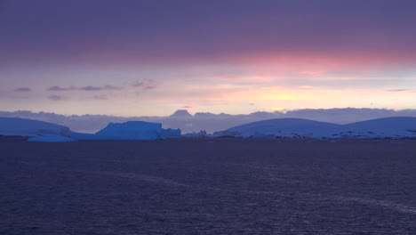 Antarctica-Icebergs-At-Twilight-Zoom-In