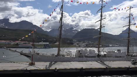 Argentina-Ushuaia-Zooms-On-Mountain-And-Ship