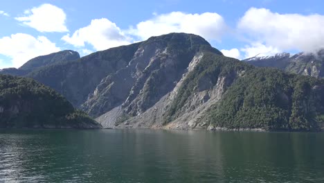 Chile-Aisen-Fjord-Erdrutschspuren
