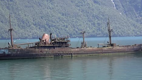 Chile-Captain-Leonidas-Passing-Rusted-Wreck