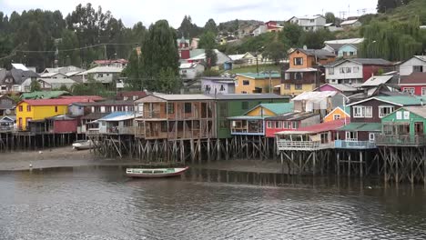 Chile-Chiloe-Palafitos-Or-Houses-On-Stilts-Zooms-In