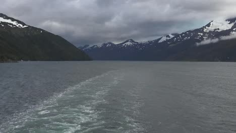 Chile-Gletschergasse-Mit-Schiffsschleppe