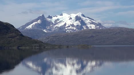 Chile-Mount-Burney-Volcano-Zooms-In