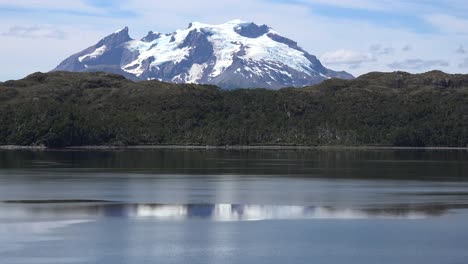 Chile-Mount-Burney-Jenseits-Niedriger-Hügel