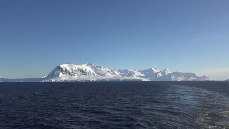 Antarctica-Wake-In-Neumayer-Channel