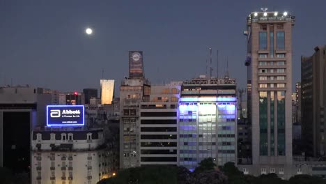 Argentinien-Buenos-Aires-Gebäude-Und-Mond-Zoomen