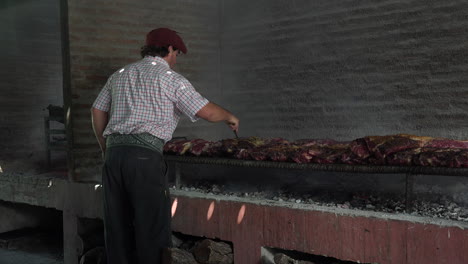 Argentinien-Estancia-Fleisch-Kochen